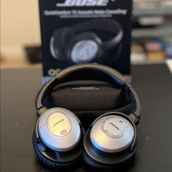 Bose QuietComfort 15 Acoustic Noise Cancelling Headphones wired